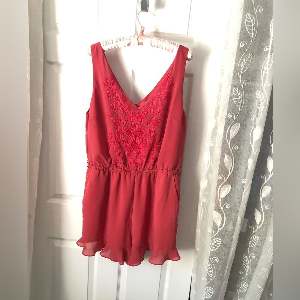 Bebe embroidery sleeveless romper missing belt, size XL